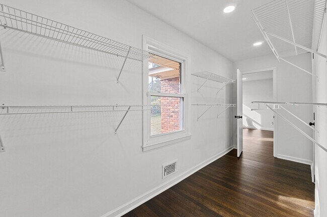 Building Photo - 743 Lancaster Rd