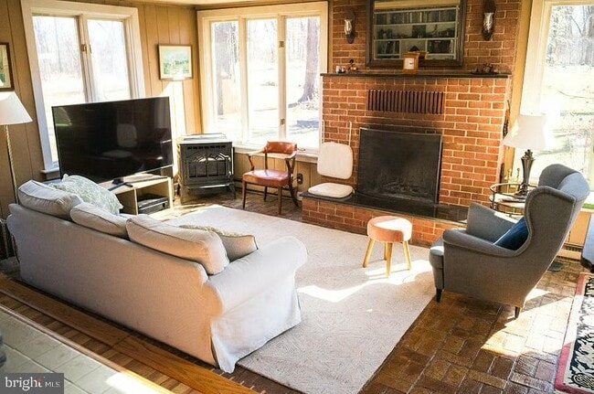 Building Photo - 796 Whitmer Rd