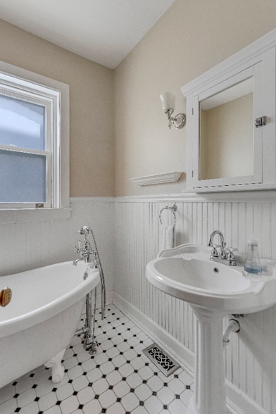 Building Photo - 108 S 36th St