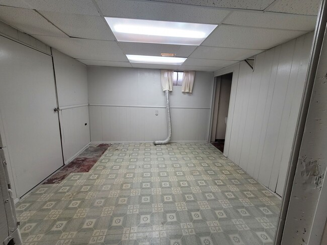 Building Photo - 1225 S Arp Ave