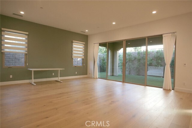 Building Photo - 204 Sutters