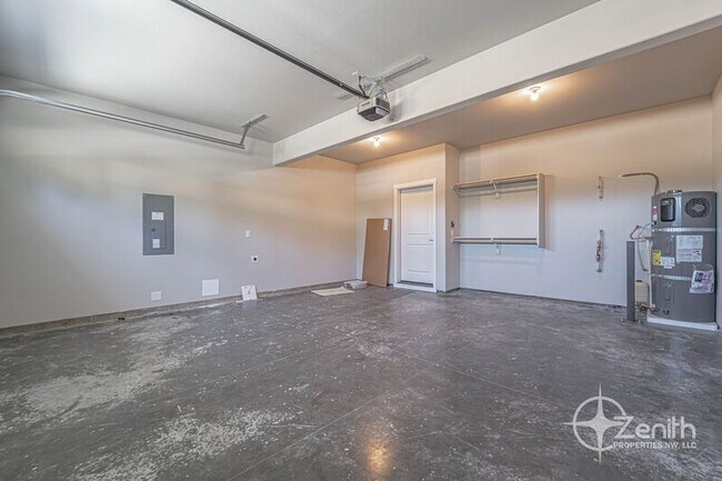 Building Photo - 4916 NE 2nd Ct