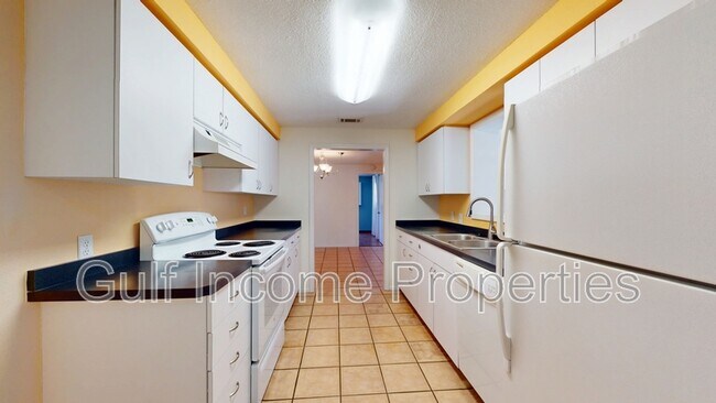 Building Photo - 5012 29th Ave W