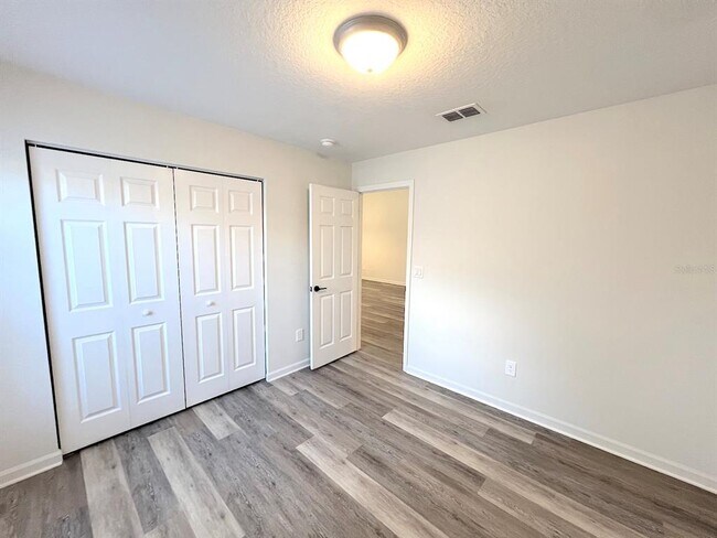 Building Photo - 20 Plateau Ln