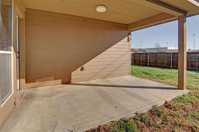 Building Photo - 8216 Deer Bluff Ln