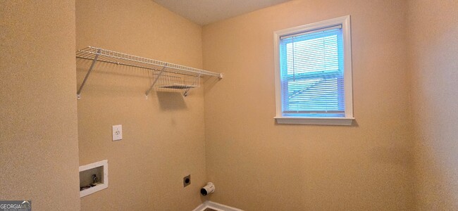 Building Photo - 11 Brookview Dr