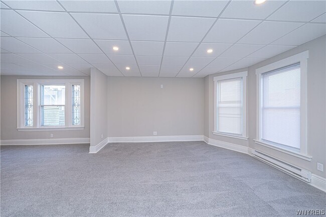 Building Photo - 2148 Main St