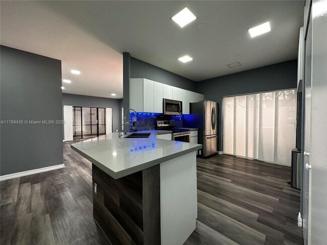 Building Photo - 691 SW 158th Way