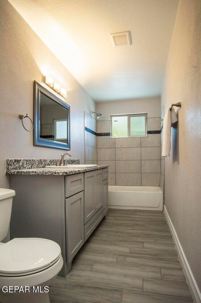 Building Photo - 5837 Marlin Dr