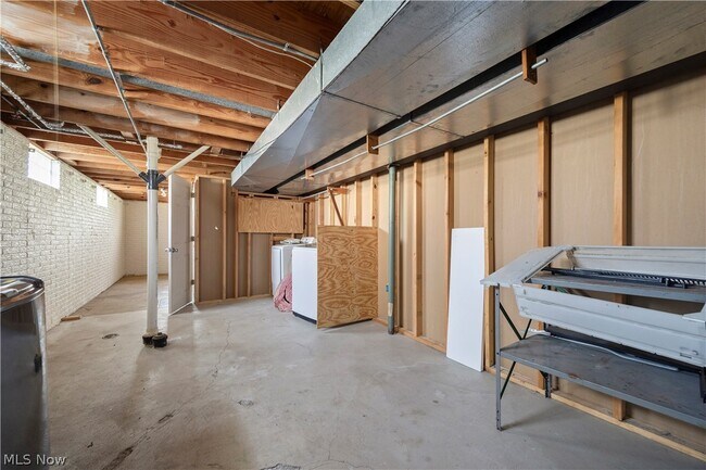 Building Photo - 17050 Sheldon Rd