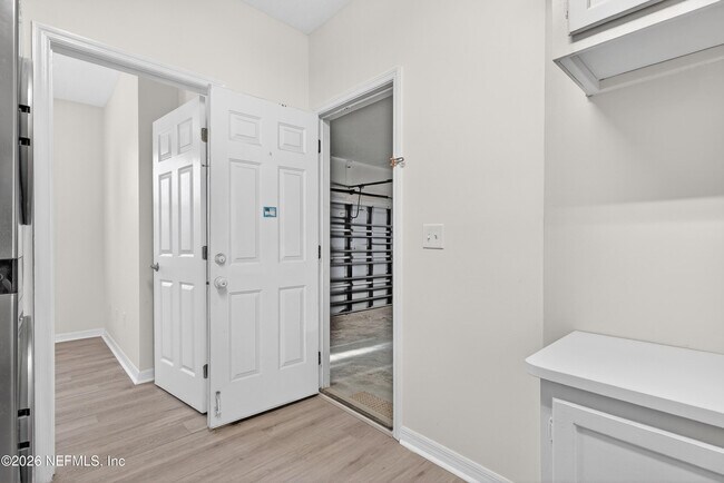 Building Photo - 430 Marsh Point Cir