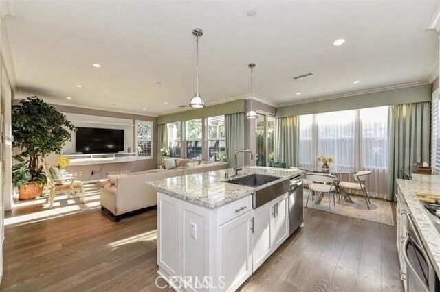 Building Photo - 83 Waterleaf