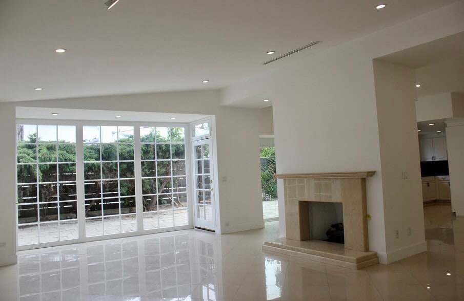 Building Photo - 1265 Bienveneda Ave