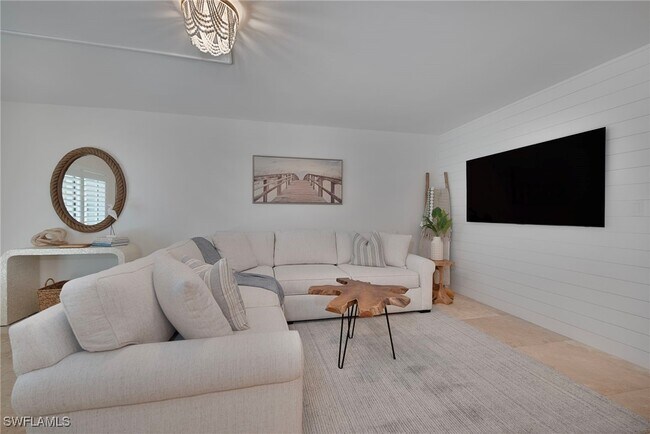 Building Photo - 1950 Gulf Shore Blvd N