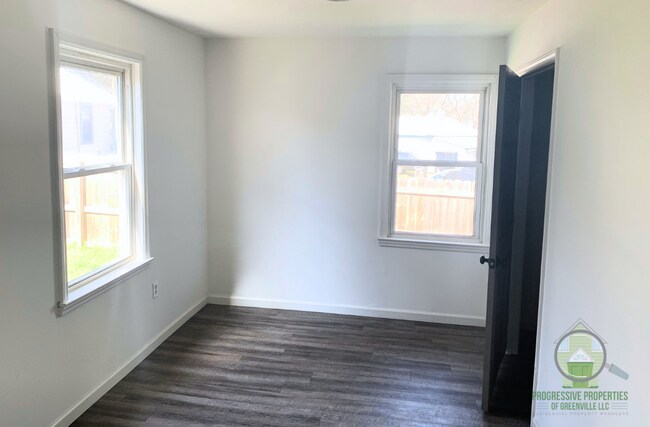 Building Photo - 205 Blackwood St