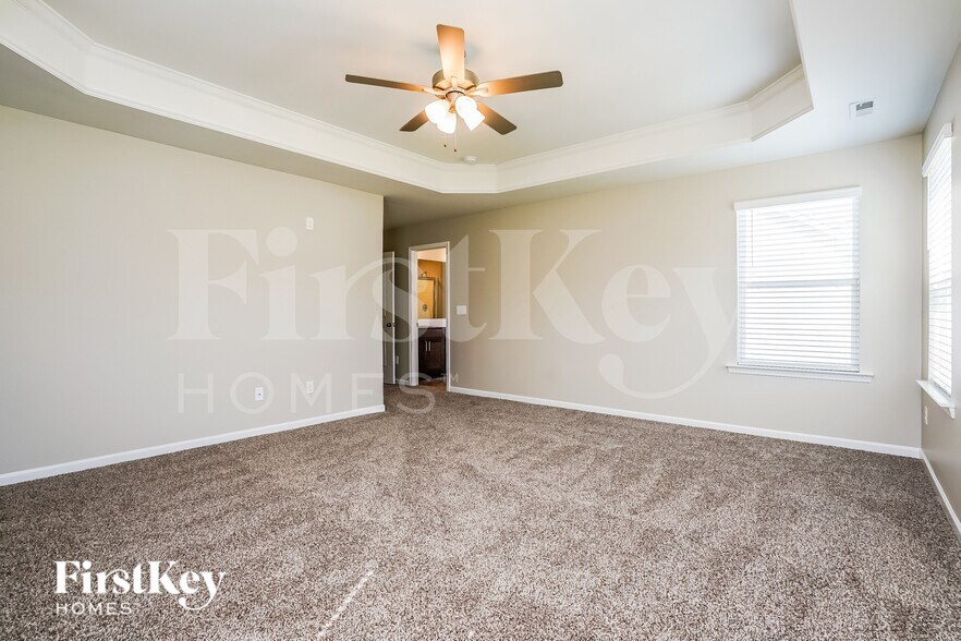 Building Photo - 355 Streamliner Blvd