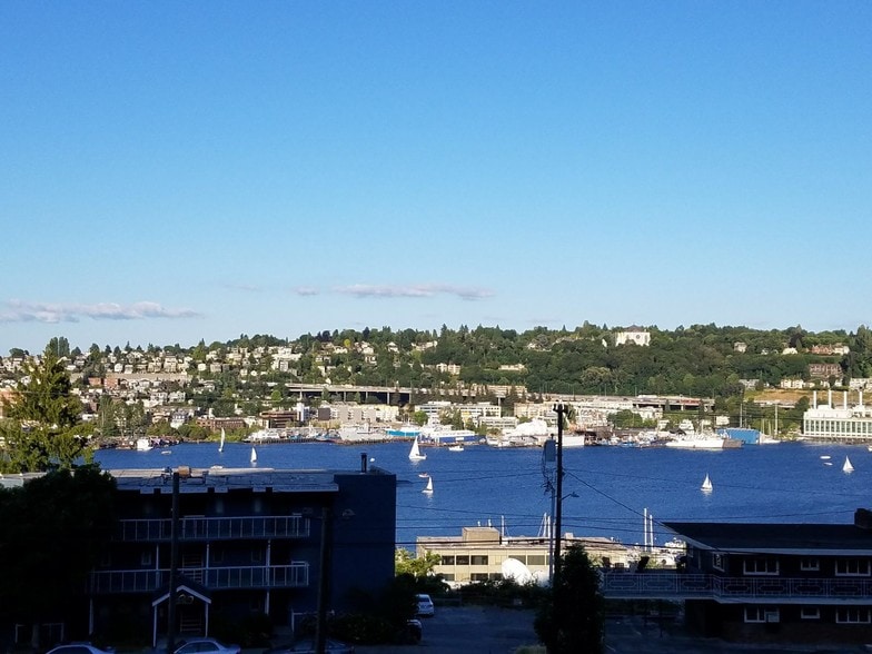 Building Photo - 1768 Aurora Ave N