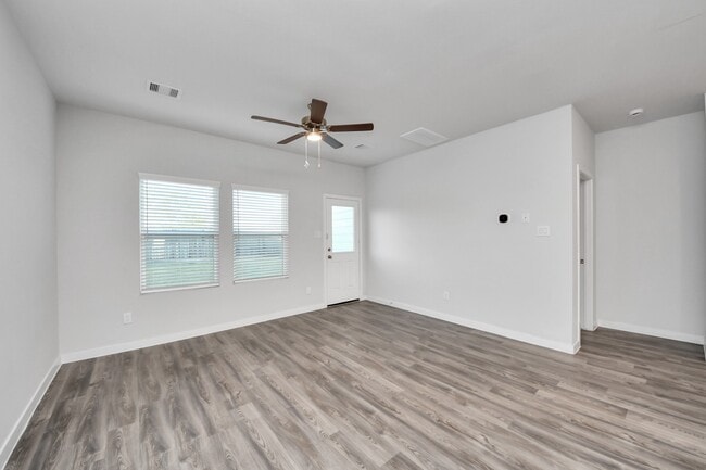 Building Photo - 5611 Fresh View Ct