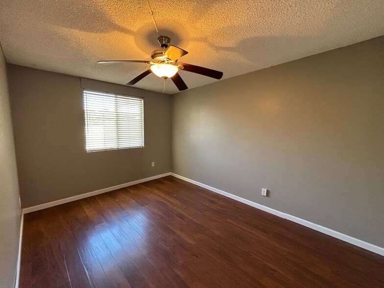 Building Photo - 4007 S Winter Palm Dr