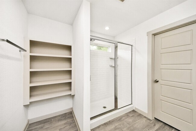 Building Photo - 12918 Wempe Wy