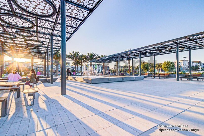 Building Photo - 1896 S Westside Dr