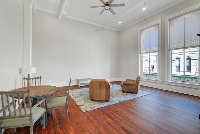 Building Photo - 2206 The Strand