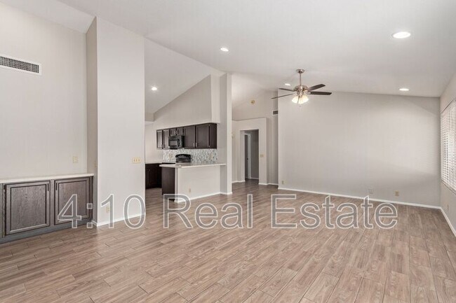 Building Photo - 2381 W Redwood Dr