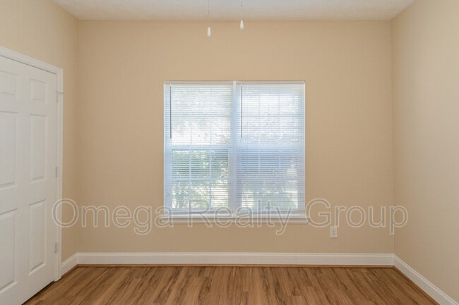 Building Photo - 14 Oakleigh Dr