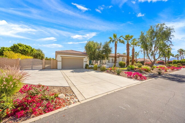 Building Photo - 49392 Hohokam River St