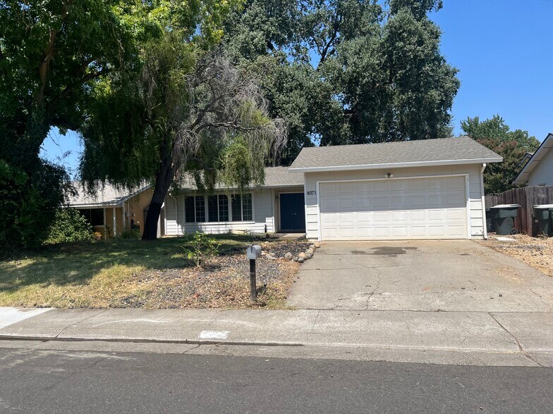 Primary Photo - 9371 Medallion Way