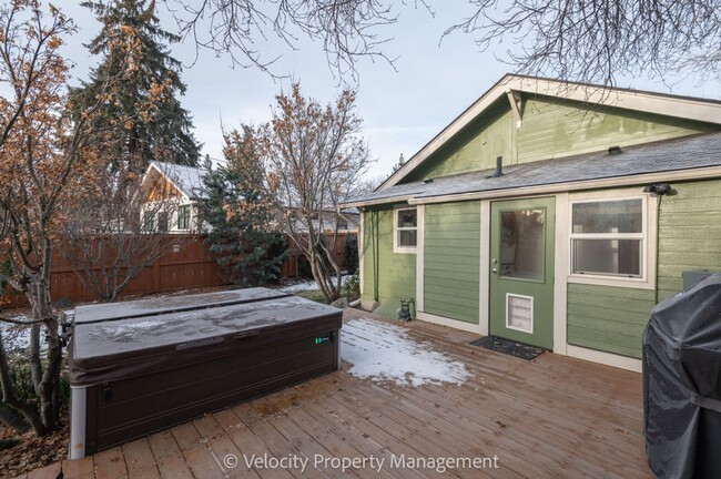 Building Photo - Beautiful Westside Home