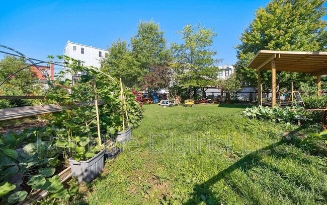 Building Photo - 3318 Sherman Ave NW