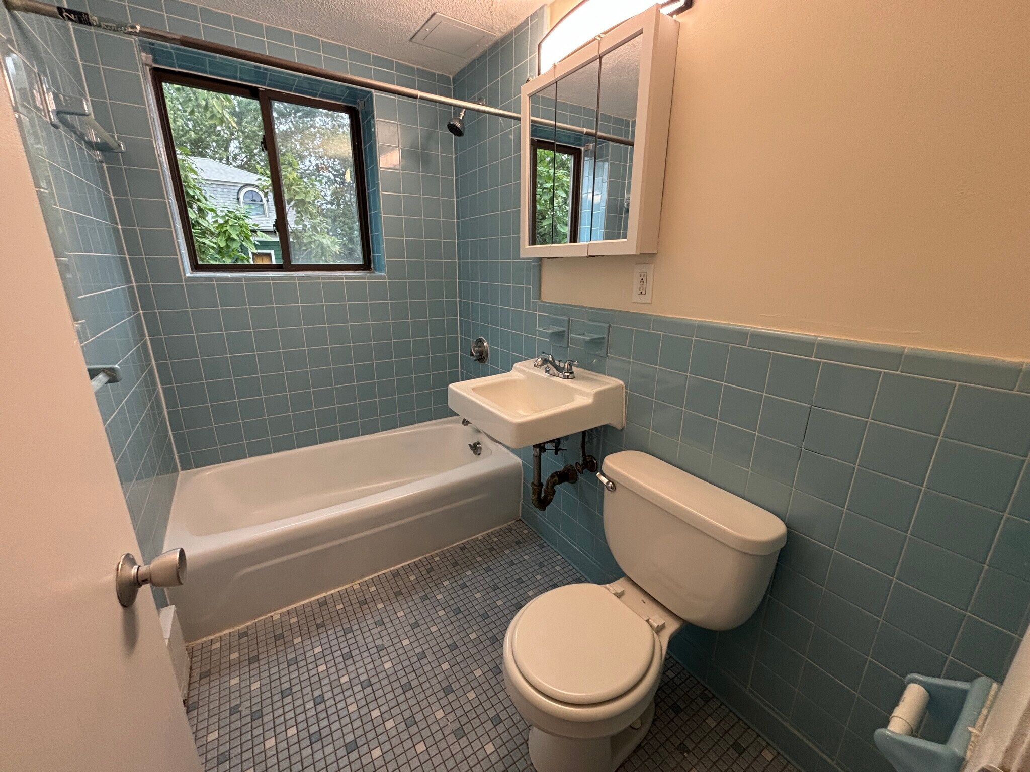 Building Photo - 5 Chester St