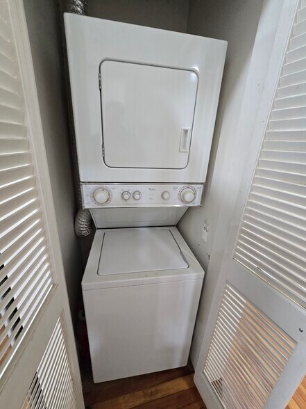 Building Photo - 101 S Saint Asaph St