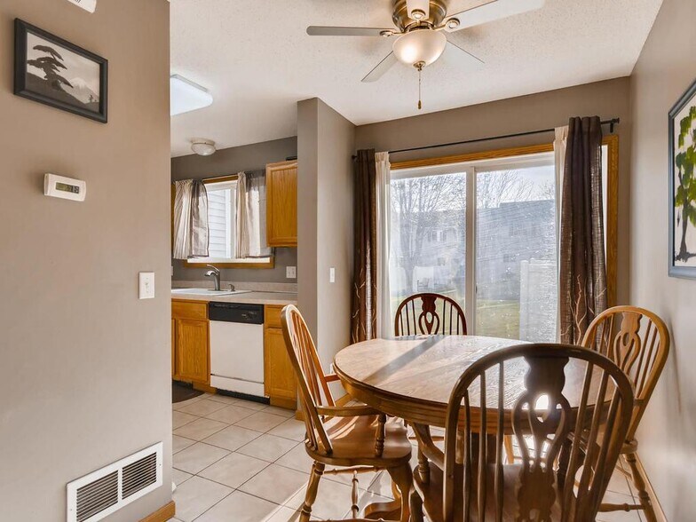 Building Photo - 15587 Flight Way