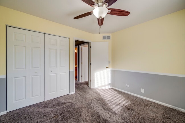 Building Photo - 4055 Blackstone Dr