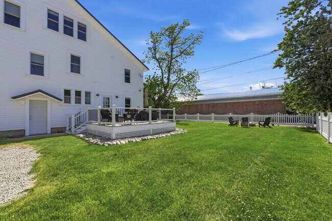 Building Photo - 5013 New St