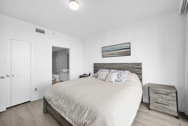 Building Photo - 888 Biscayne Blvd