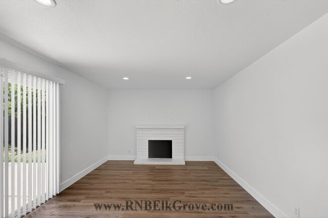 Building Photo - 6844 Sandrock Way