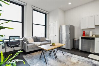 Building Photo - 209 9th St