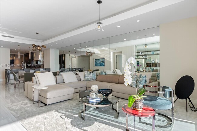 Building Photo - 17901 Collins Ave