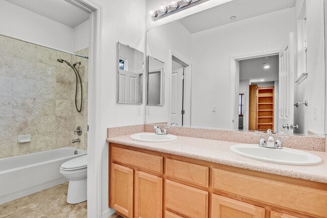 Building Photo - Magnificent home in San Bruno