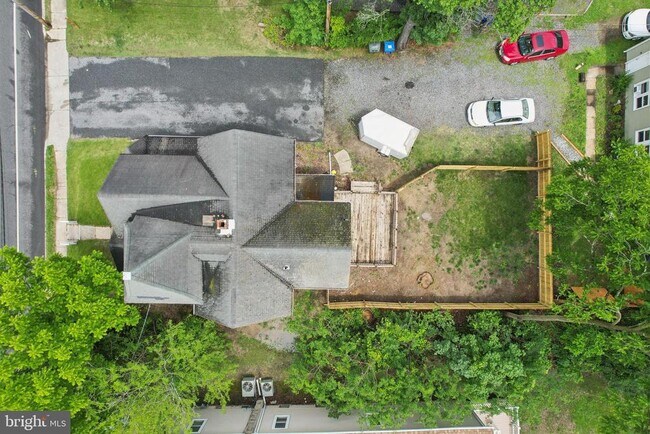 Building Photo - 134 S Main St