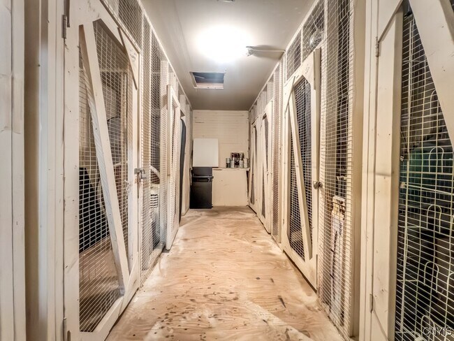 Building Photo - 917 Madison St