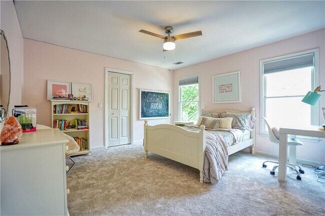 Building Photo - 958 Glenverness Dr