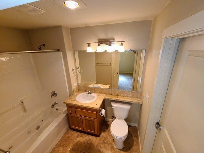 Building Photo - 6298 SW Grand Oaks Dr
