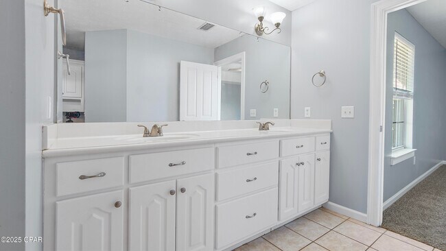 Building Photo - 4806 McCall Ln