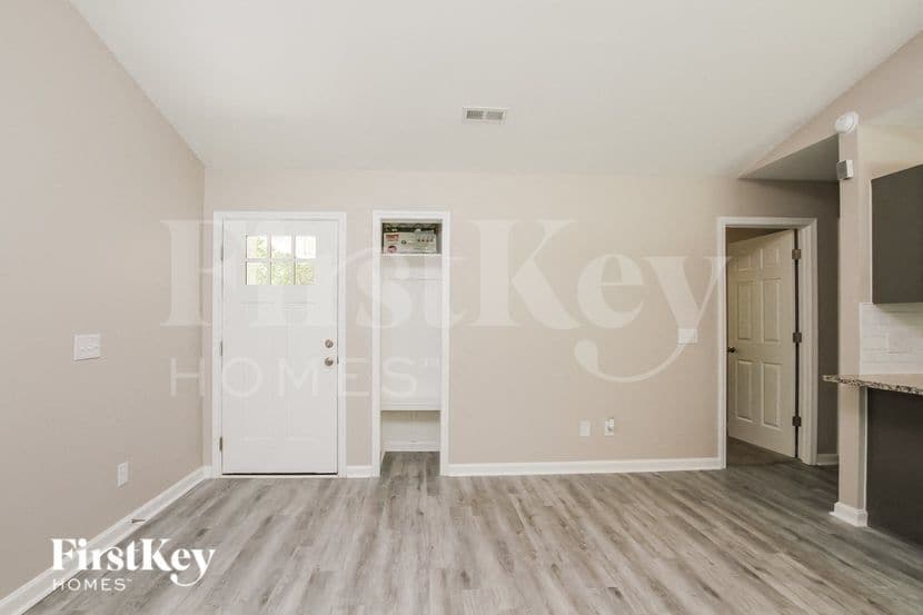 Building Photo - 128 Lismark Dr