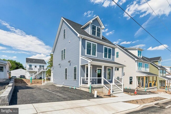 Building Photo - 21 Christman St