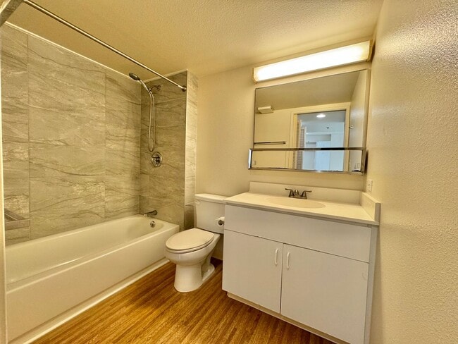 Building Photo - 1450 Young St